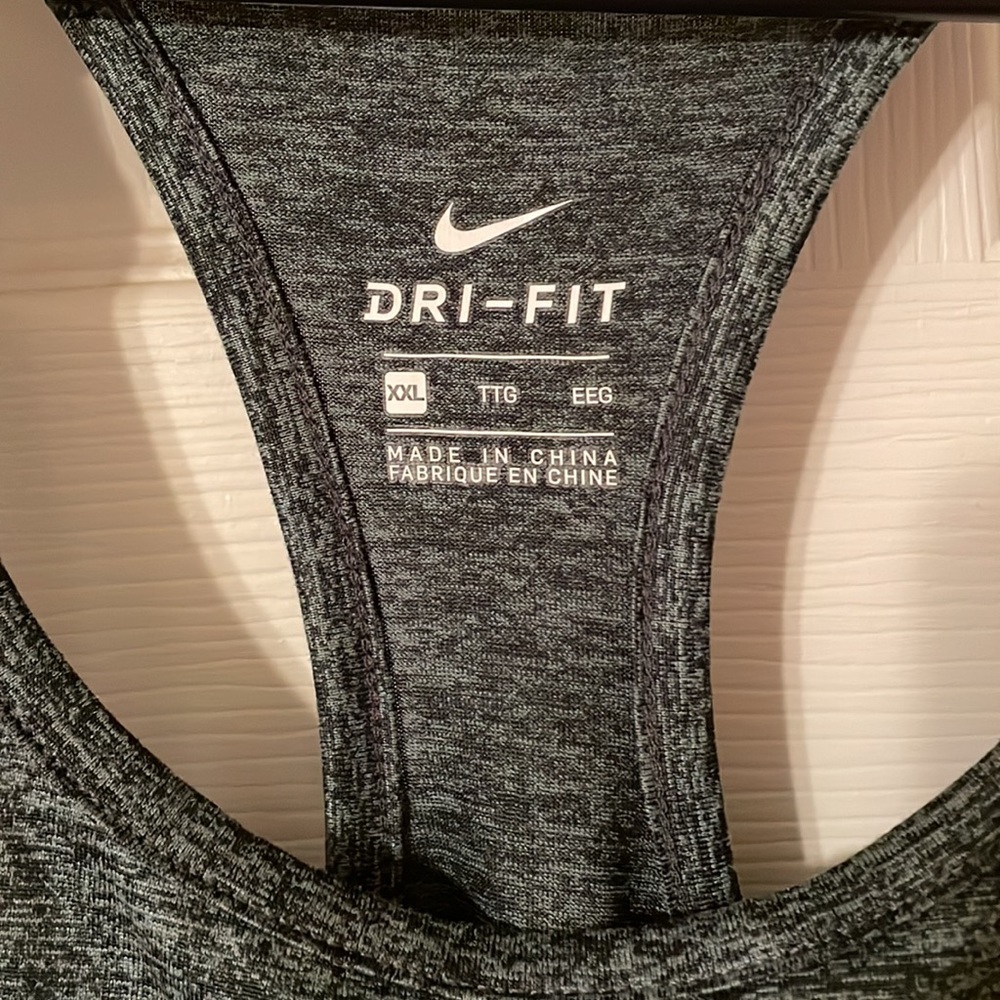 Nike Dri-Fit - Picture 2 of 4